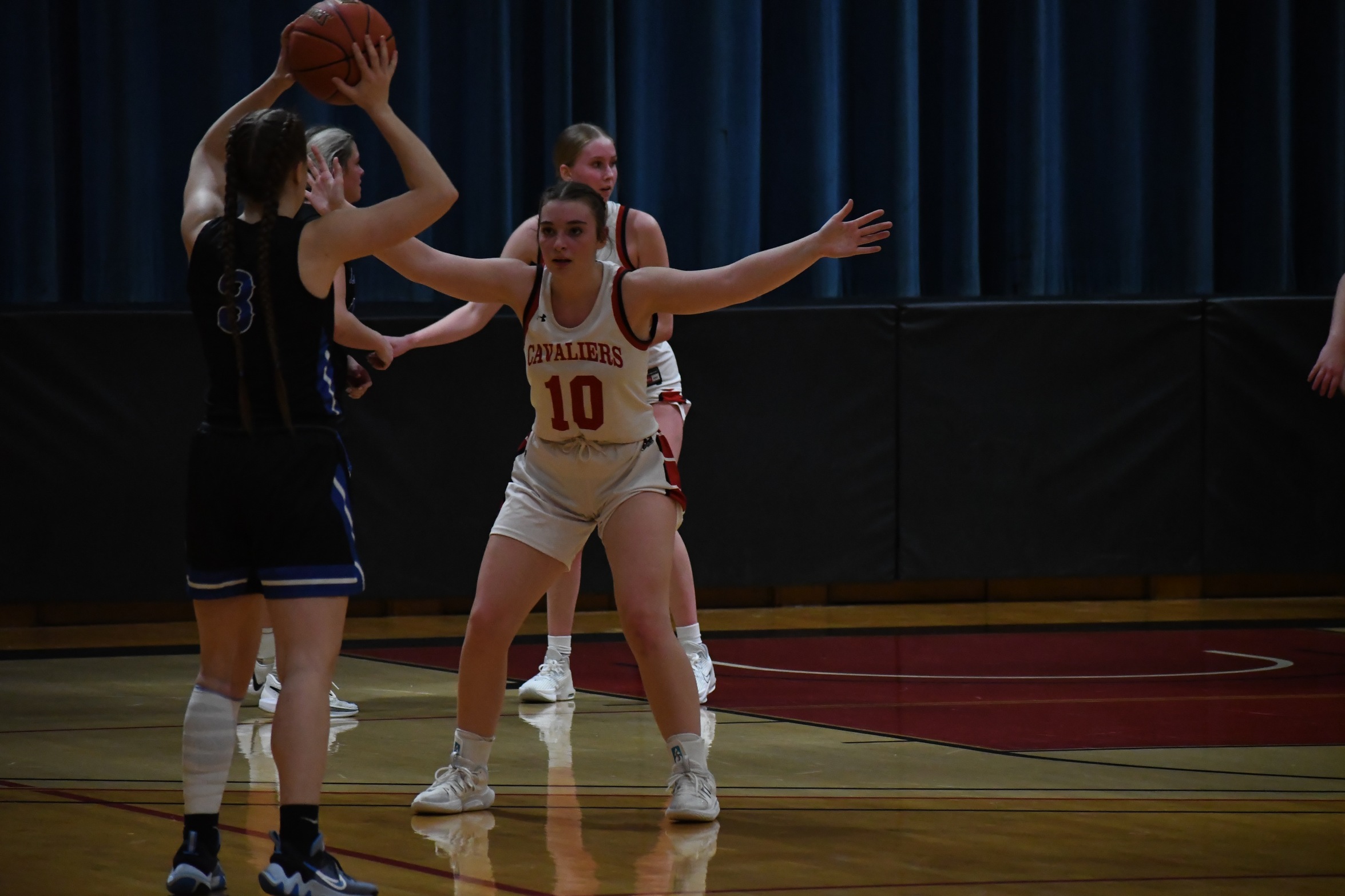 Cavaliers fall to Riverland