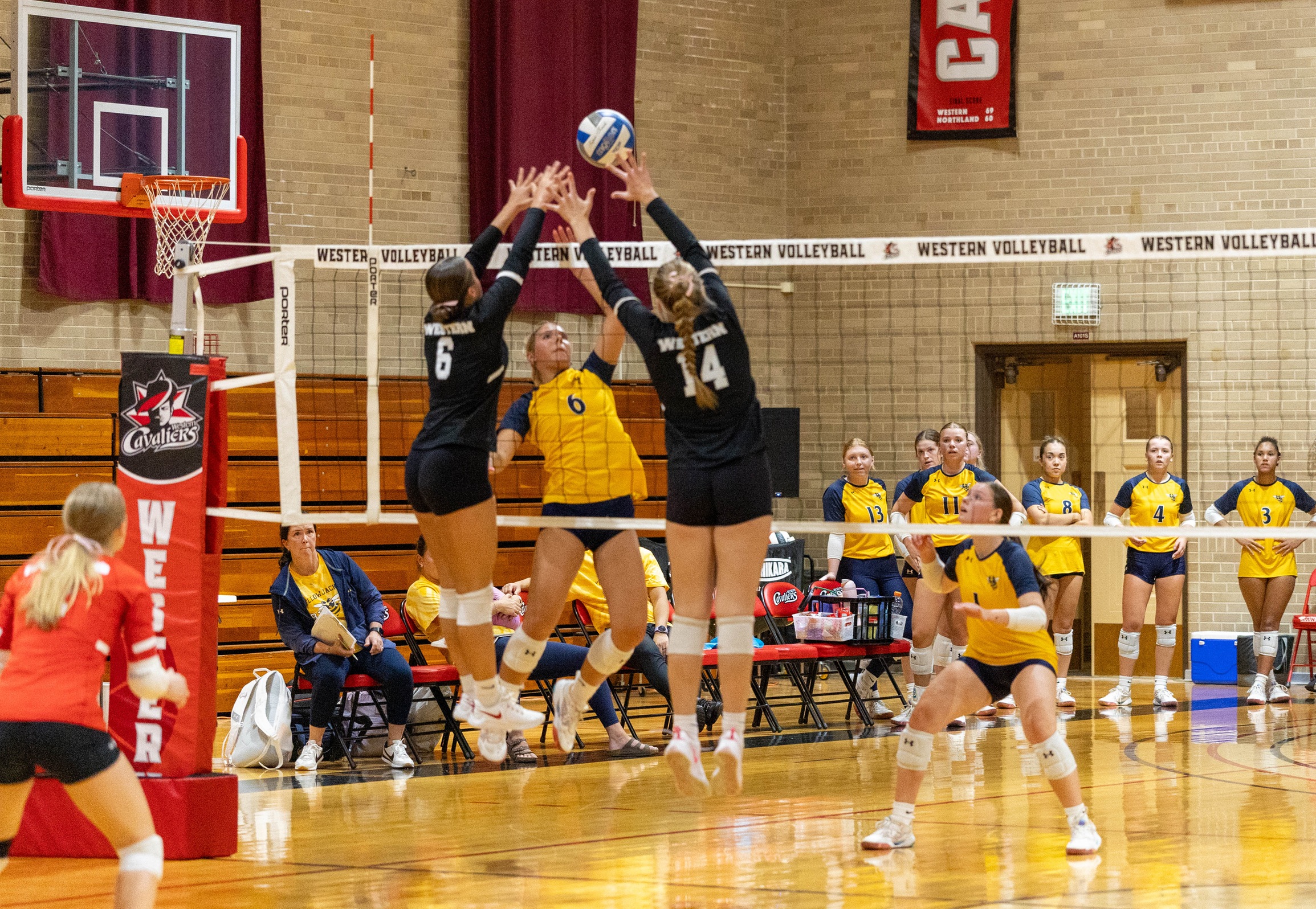 Cavaliers win at home over UW Baraboo